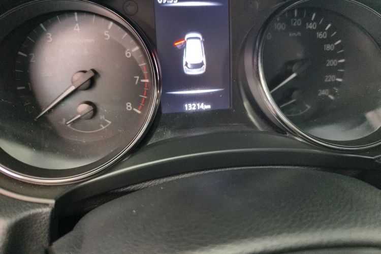 日产 奇骏 2023款 经典 2.0L 两驱智联臻享版中控内饰15