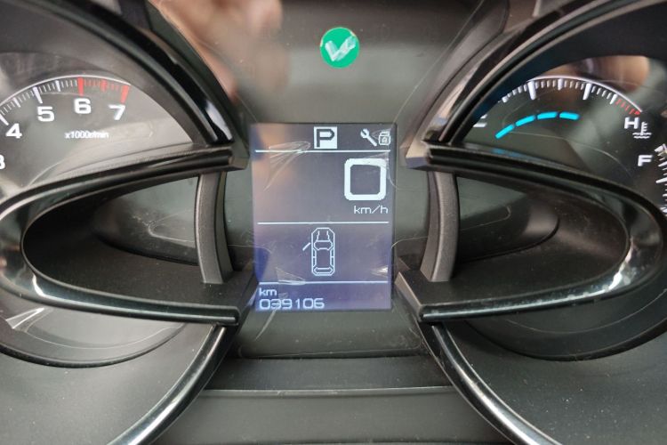 东风风神AX7 2015款 2.0L 自动智逸型中控内饰15