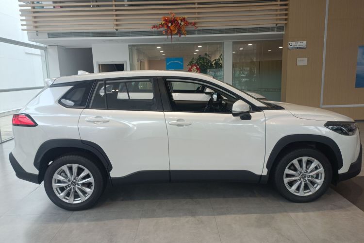 丰田 卡罗拉锐放 2024款 2.0L 精英版车身外观6002