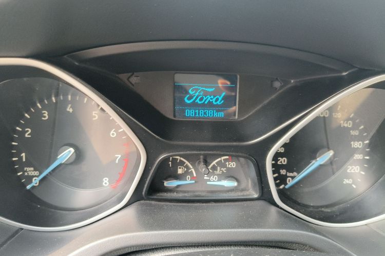 福特 福克斯 2018款 两厢经典 1.6L 自动舒适型智行版中控内饰15