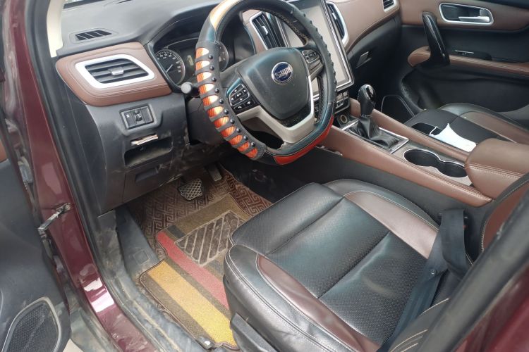 SWM斯威汽车 SWM斯威X7 2017款 1.5T 自动智享型 7座中控内饰7002