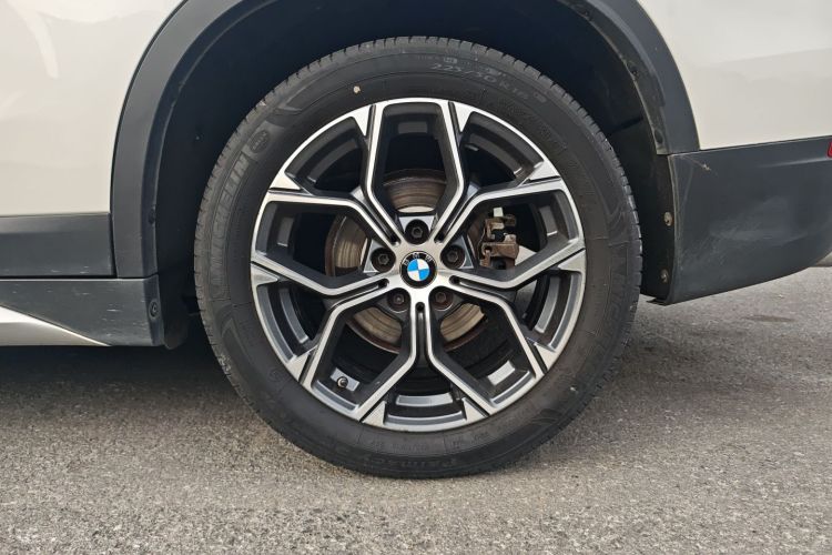 宝马X1 2020款 sDrive20Li 尊享型车身外观6007