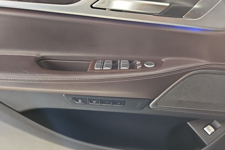 宝马7系 2019款 改款 730Li 豪华套装中控内饰7008