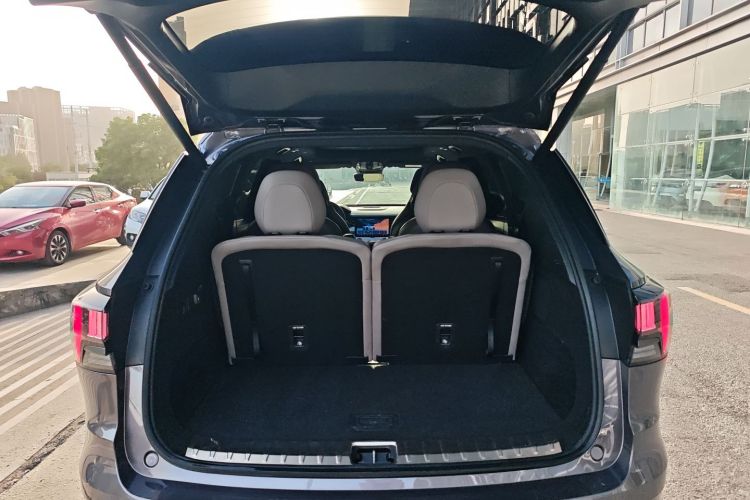 领克09 EM-P 2023款 2.0TD EM-P 远航版PM 六座局部细节23