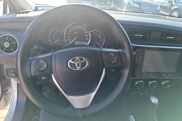 丰田 雷凌 2017款 改款 185T CVT精英版 国VI中控内饰7002