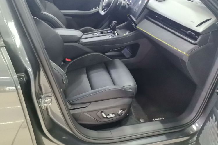 领克03 2023款 2.0TD DCT劲Halo中控内饰7004