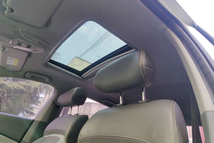 宝骏RC-5 2020款 1.5L 手动智耀豪华型局部细节22