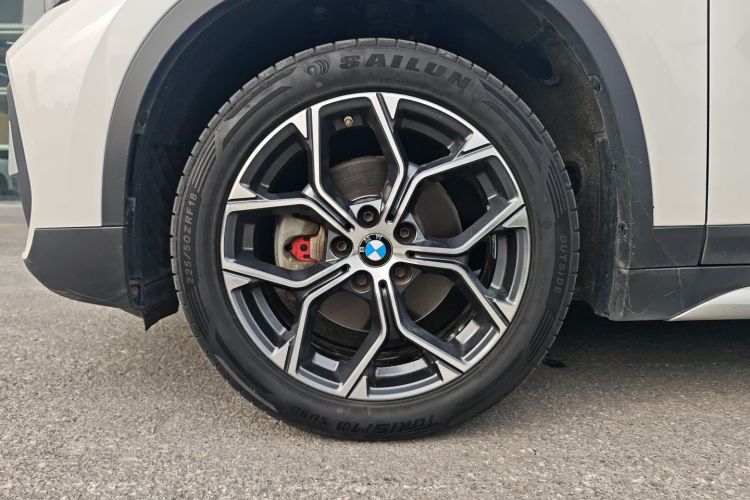 宝马X1 2020款 sDrive20Li 尊享型车身外观6008