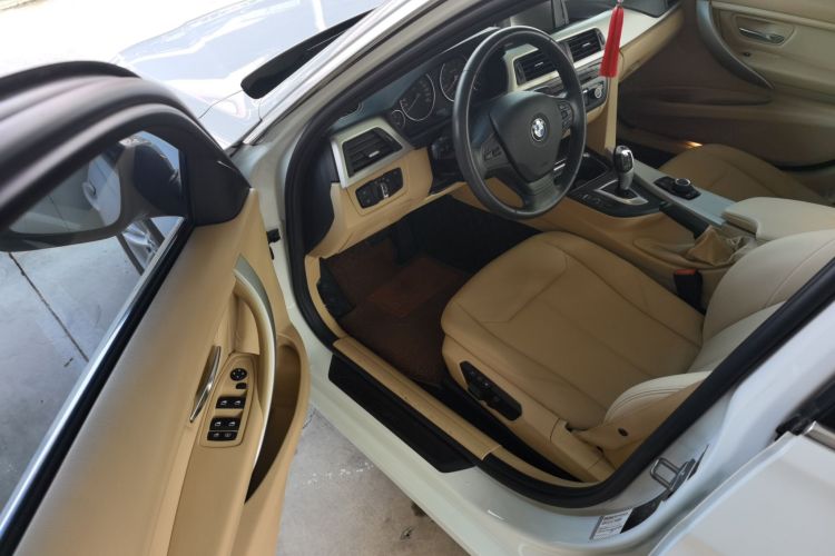 宝马3系 2013款 320Li 时尚型中控内饰7002