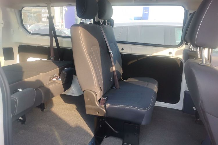 BAW北汽制造 锐胜王牌M7新能源 2025款 365KM 创业版 6座中控内饰7001