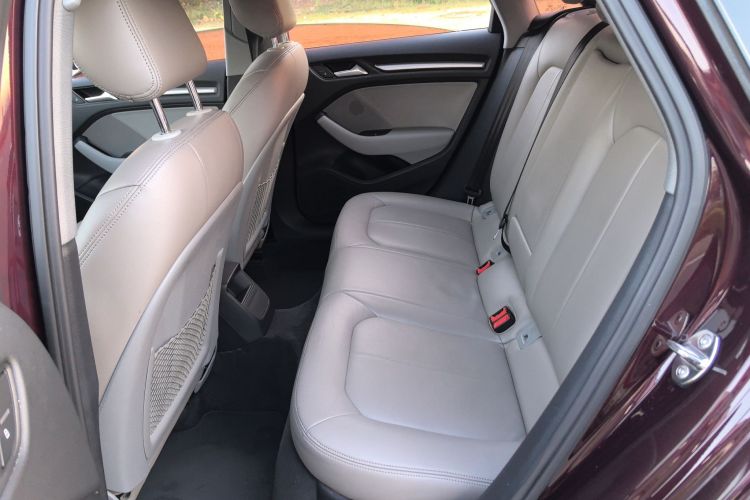 奥迪A3 2018款 30周年年型 Limousine 35 TFSI 进取型中控内饰7006