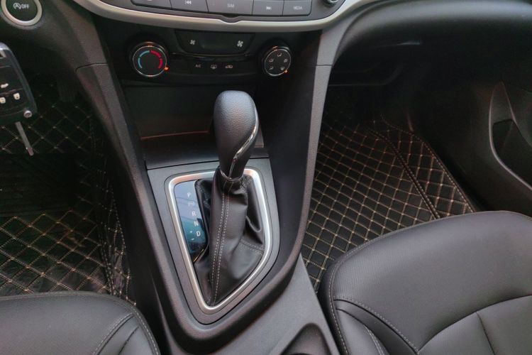 别克 英朗 2021款 改款 1.3T 自动轻混动精英型局部细节18