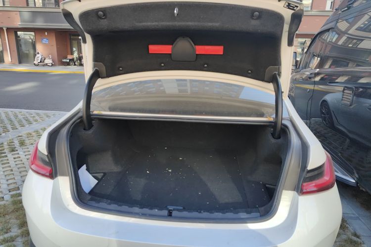 宝马i3 2022款 eDrive 35 L局部细节23