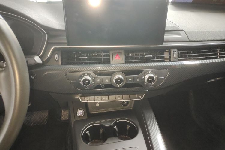 奥迪A4L 2020款 40 TFSI 时尚动感型局部细节9003