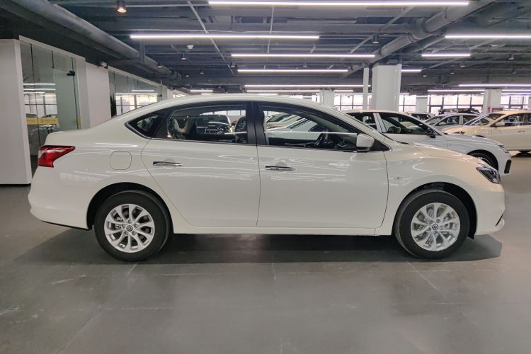 日产 轩逸 2024款 改款二 经典 1.6XL CVT豪华版车身外观6002