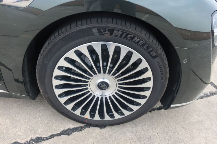 鸿蒙智行 享界S9T 2025款 增程 Ultra长续航版车身外观6003