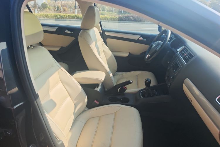 大众 速腾 2012款 1.4TSI 手动豪华型局部细节41