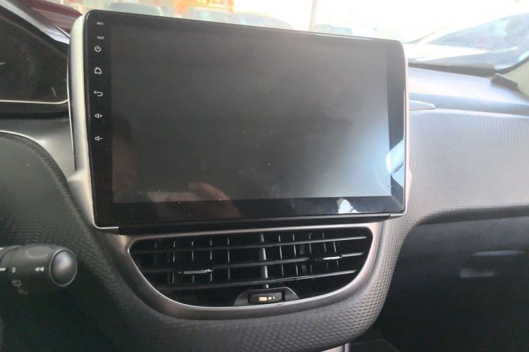 标致2008 2014款 1.6L 自动时尚版局部细节16