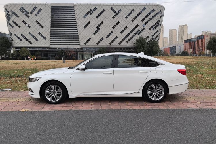 本田 雅阁 2018款 260TURBO 精英版 国V车身外观6003