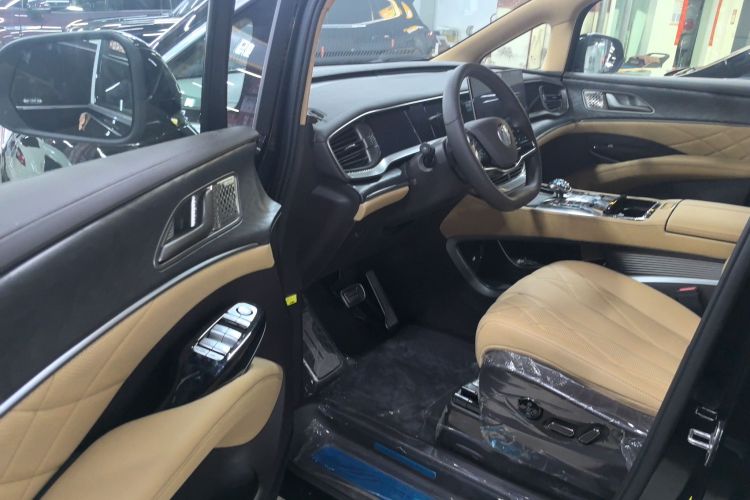 腾势D9 2025款 DM-i 智驾版 1100 豪华型中控内饰7002