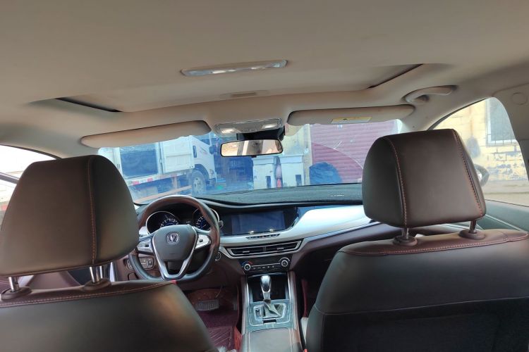 长安 逸动 2018款 1.6L GDI 自动领尚型局部细节22