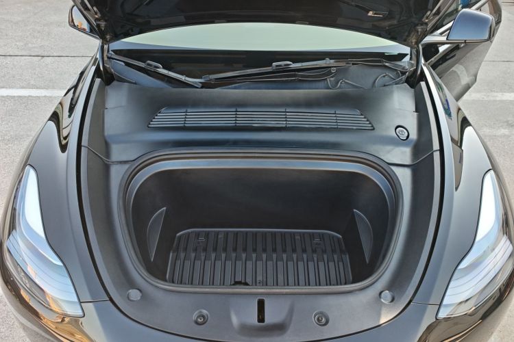 特斯拉 Model Y 2022款 改款 后轮驱动版局部细节24