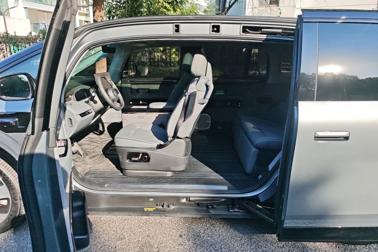 极氪MIX 2025款 智驾版中控内饰7008