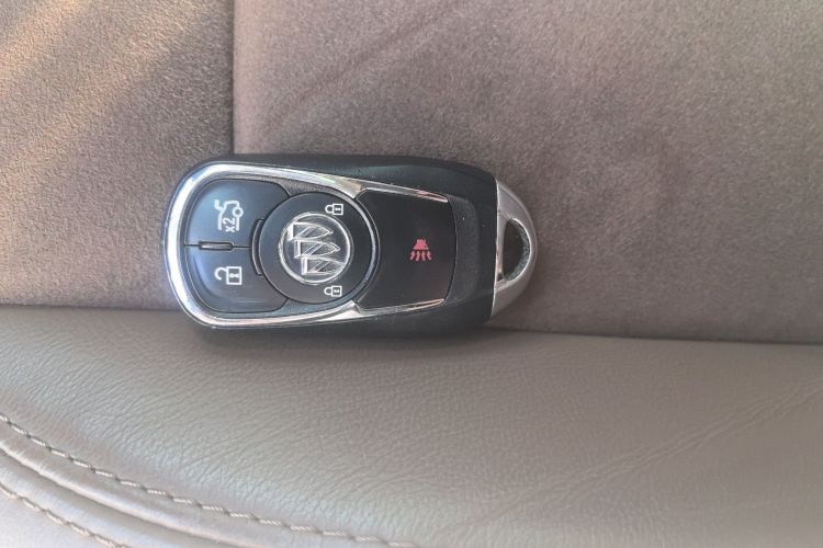 别克 君威 2017款 20T 豪华型中控内饰7001