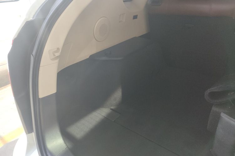 比亚迪S6 2014款 2.0L 手动豪华型 5座中控内饰7004