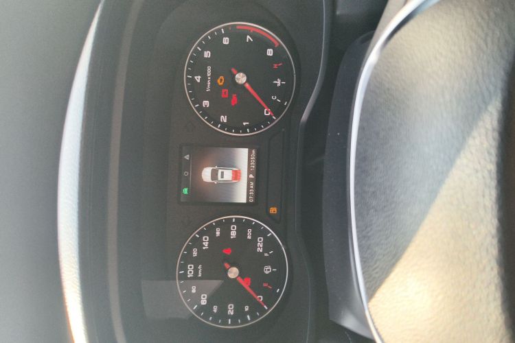 荣威i5 2020款 1.5L 自动4G互联领豪版中控内饰15