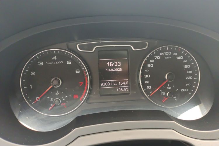 奥迪Q3 2015款 35 TFSI 进取型中控内饰15