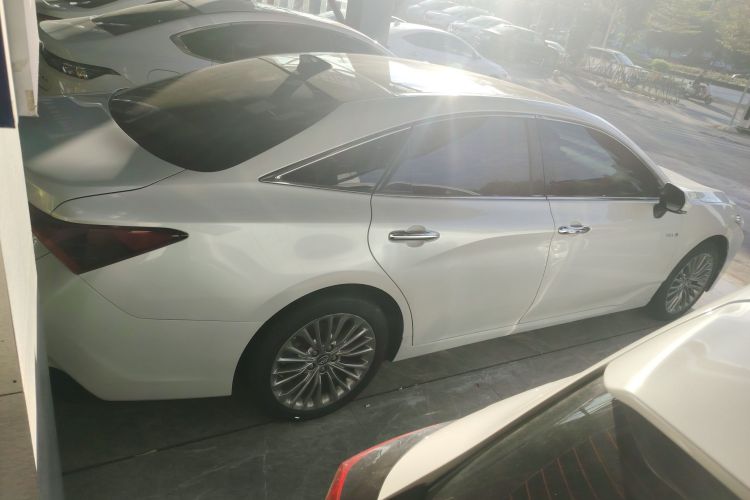 丰田 亚洲龙 2019款 双擎 2.5L XLE尊贵版 国VI车身外观6005