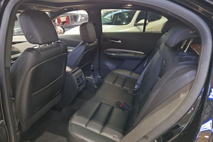 凯迪拉克XT4 2021款 28T 两驱领先型中控内饰7001