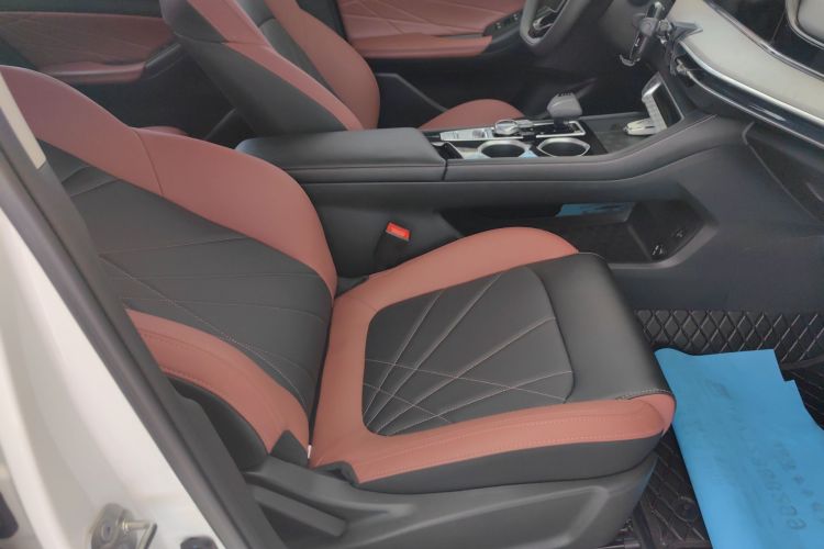 长安 逸动 2023款 畅享版 PLUS 蓝鲸NE 1.4T GDI DCT尊贵版中控内饰7006