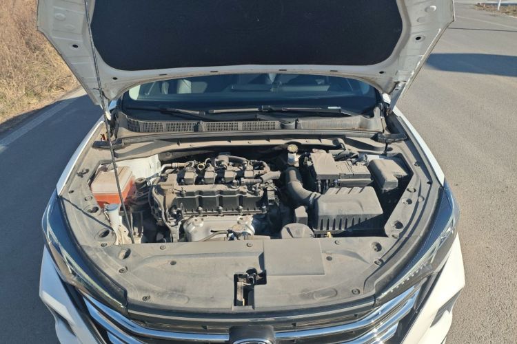 长安 逸动 2022款 PLUS 1.6L GDI CVT豪华型局部细节24