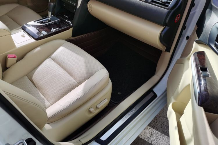 丰田 凯美瑞 2015款 2.0G 领先版局部细节9010