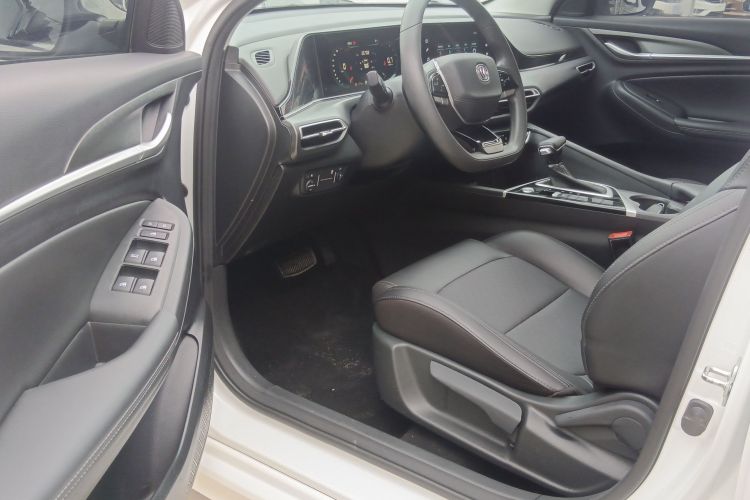 长安 逸动 2022款 PLUS 1.6L GDI CVT精英型中控内饰7007