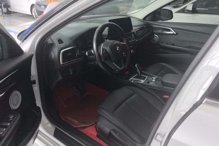 宝马1系 2022款 120i M运动版中控内饰7002