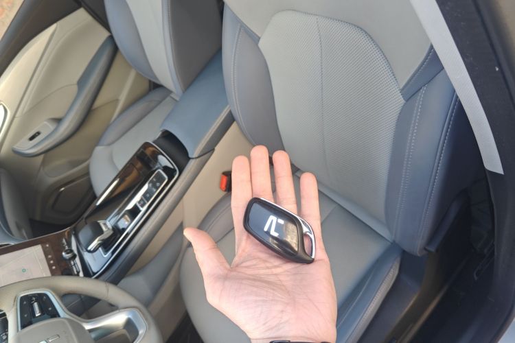 飞凡汽车 飞凡ER6 2020款 620km 智享版中控内饰7001