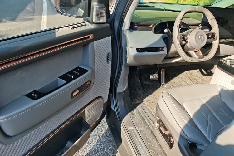 极氪MIX 2025款 智驾版中控内饰7002