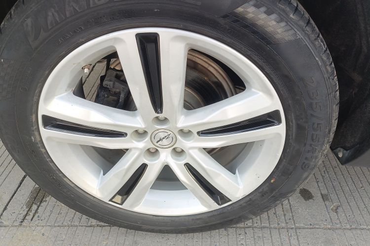 众泰T700 2017款 1.8T 双离合尊贵型车身外观6012