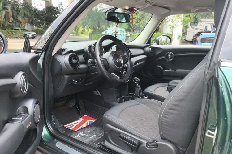 MINI 2014款 1.2T ONE中控内饰7001