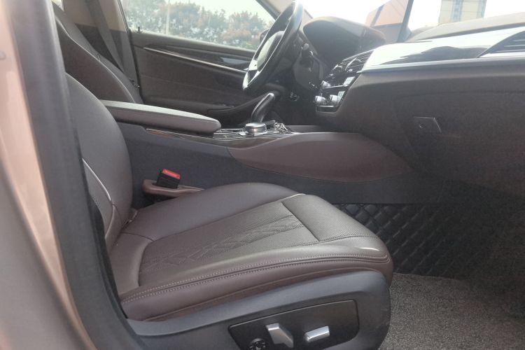 宝马5系 2021款 525Li 豪华套装中控内饰7004