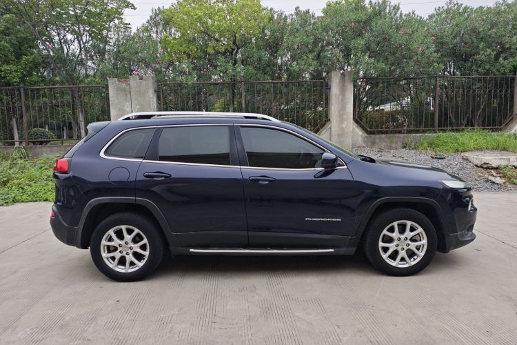 Jeep 自由光 2017款 2.4L 领先智能版车身外观6005