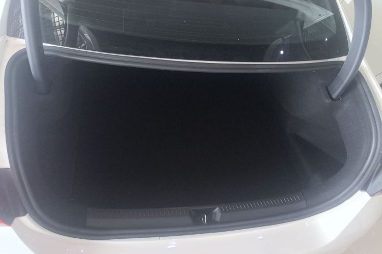 奔驰A级 2020款 改款 A 180 L 运动轿车局部细节23