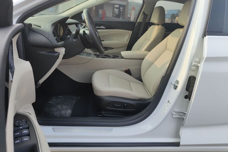 别克 君威 2020款 552T 精英型中控内饰7002