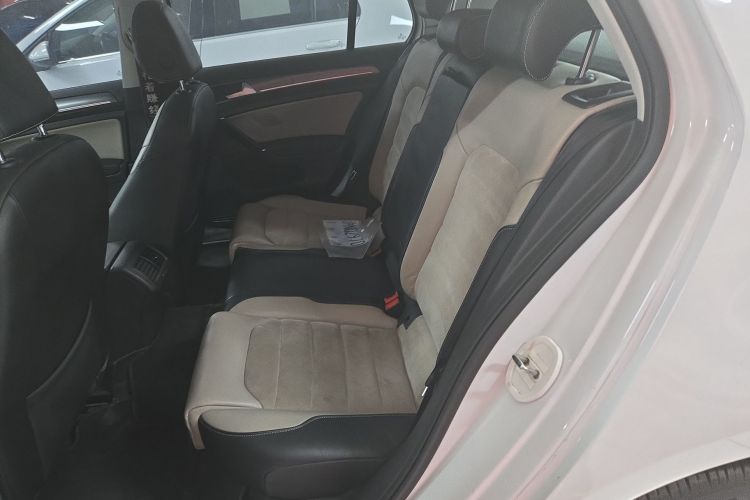 大众 高尔夫 2017款 230TSI 自动豪华百万辆纪念版中控内饰7001