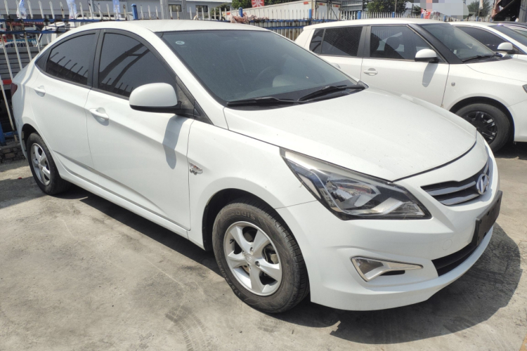 现代 瑞纳 2016款 1.4L 手动智能型GLS车身外观6002