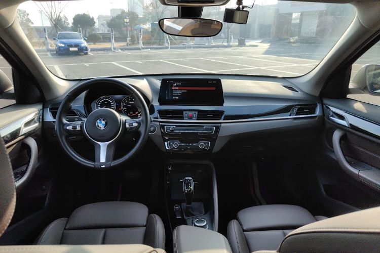 宝马X1 2020款 sDrive20Li 尊享型中控内饰7004