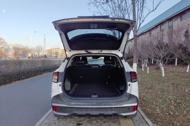 起亚 狮铂拓界 2023款 2.0T 两驱尊贵版车身外观6006